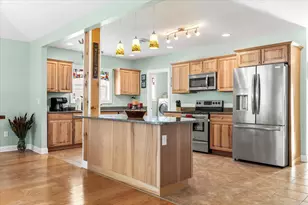 29 Macintosh Ln, Old Orchard Beach, ME 04064 - Photo 9