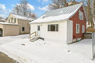 8 Squire St, Waterville, ME 04901 - Photo 3