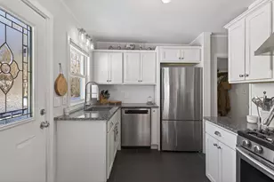 13 Cross St, Kittery, ME 03904 - Photo 9