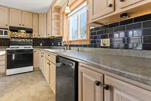 218 Highland Ave, Gardiner, ME 04345 - Photo 13