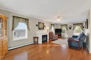 10 Country Dr, Old Orchard Beach, ME 04064 - Photo 9