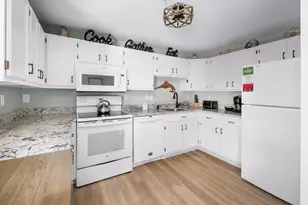 1373 Post Rd, Wells, ME 04090 - Photo 3