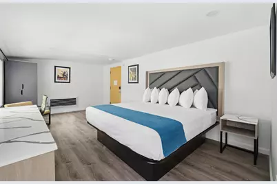 337 Commercial Street, Rockport, ME 04856 - Photo 3