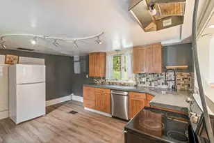 192 Turkey Ln, Winthrop, ME 04364 - Photo 5