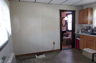 21 Cross St, Skowhegan, ME 04976 - Photo 5