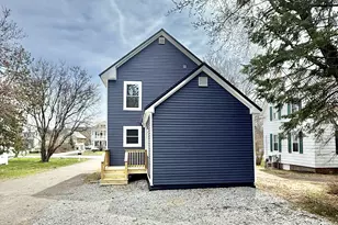 33 Dyer St, Presque Isle, ME 04769 - Photo 7