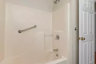 136 Dawson St, South Portland, ME 04106 - Photo 23