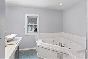 212 Montello St, Lewiston, ME 04240 - Photo 23