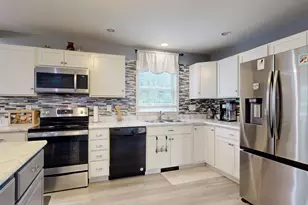 77 Mechanic St, Westbrook, ME 04092 - Photo 5