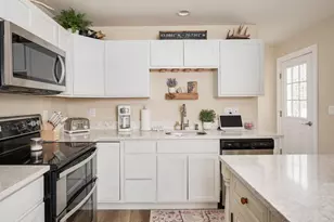 22 Summer Ln, Kittery, ME 03904 - Photo 3