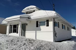 169 Mountainview Ave, Madawaska, ME 04756 - Photo 3