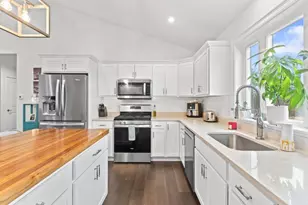 92 High St, North Berwick, ME 03906 - Photo 3