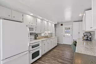 85-87 Taywood Rd, Auburn, ME 04210 - Photo 21