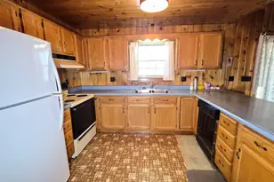252 Maple Ave, Farmington, ME 04938 - Photo 9