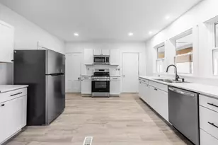 229 Center St, Bangor, ME 04401 - Photo 13