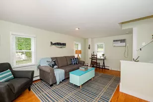 281 York St, York, ME 03909 - Photo 7
