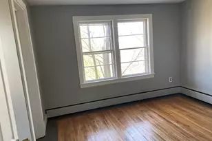 21 Laurel St, Augusta, ME 04330 - Photo 5