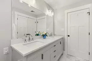 9 Cobblestone St, Falmouth, ME 04105 - Photo 5