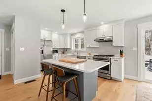 9 Cobblestone St, Falmouth, ME 04105 - Photo 11