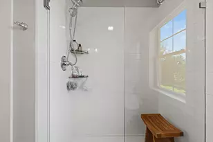 9 Cobblestone St, Falmouth, ME 04105 - Photo 5