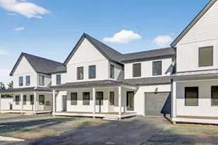 31 Fairway Commons Dr, Gorham, ME 04038 - Photo 1