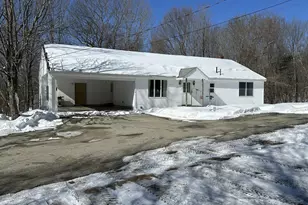 25 Yarmouth Rd, Gray, ME 04039 - Photo 1