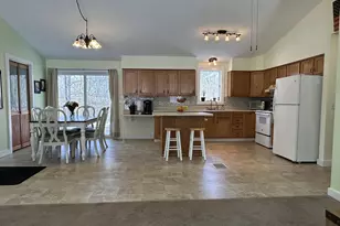 25 Yarmouth Rd, Gray, ME 04039 - Photo 9