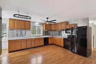 8-10 Bayview Ln, Kittery, ME 03904 - Photo 13