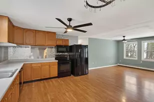 8-10 Bayview Ln, Kittery, ME 03904 - Photo 15