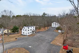 8-10 Bayview Ln, Kittery, ME 03904 - Photo 1