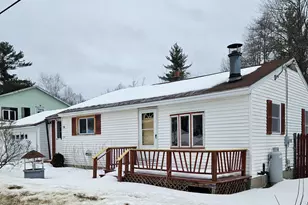 255 Bates St, Millinocket, ME 04462 - Photo 3