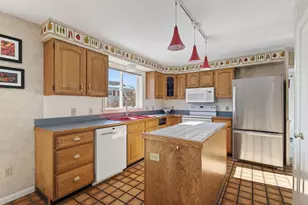 7 Hale St, Portland, ME 04103 - Photo 15