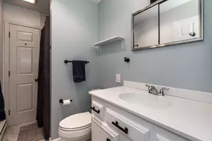 39 Wildwood Dr, Cape Elizabeth, ME 04107 - Photo 13