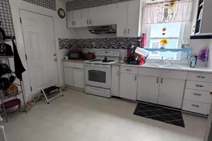 135 Cross St, Pittsfield, ME 04967 - Photo 9