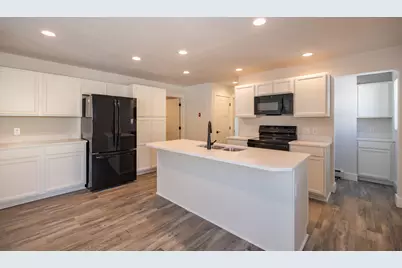 17 Streamside Drive, Auburn, ME 04210 - Photo 9