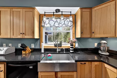 36 Mary Street, West Gardiner, ME 04345 - Photo 7