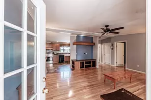 27 Tufton St, Brunswick, ME 04011 - Photo 3