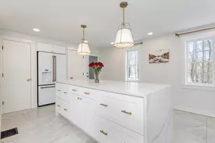 259 Falmouth Rd, Falmouth, ME 04105 - Photo 15