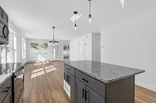 13 Feldspar Ln, Cumberland, ME 04021 - Photo 9