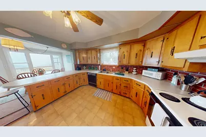 71 E Main Street, Searsport, ME 04974 - Photo 21