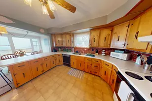 71 E Main St, Searsport, ME 04974 - Photo 21