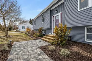 8 Arbor View Ln, Scarborough, ME 04074 - Photo 3