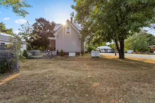 51 Maple St, Madison, ME 04950 - Photo 5