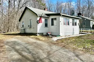 19 Elm St, Dexter, ME 04930 - Photo 1