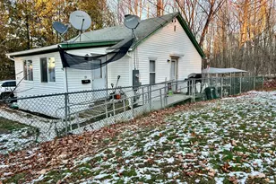 19 Elm St, Dexter, ME 04930 - Photo 9