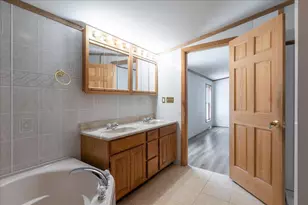 276 Violet Ln, Waldoboro, ME 04572 - Photo 17