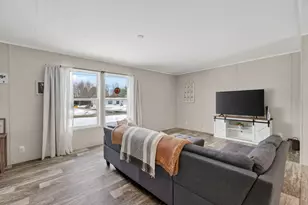 111 Rosewood Dr, Farmington, ME 04938 - Photo 9