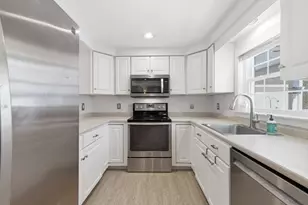 9 Hampton Glen Dr, Kennebunk, ME 04043 - Photo 7