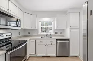 9 Hampton Glen Dr, Kennebunk, ME 04043 - Photo 9