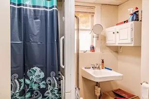 291 Bates St, Lewiston, ME 04240 - Photo 11